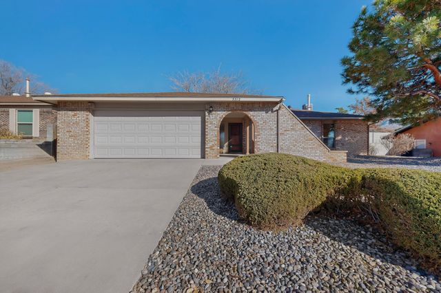 5312 Revi Don Drive NE, Albuquerque, NM 87111