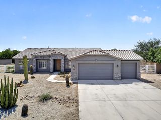 275 E DESERT HOLLY Drive, San Tan Valley, AZ 85143
