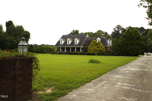 1526 Jonesboro Road, Dunn, NC 28334