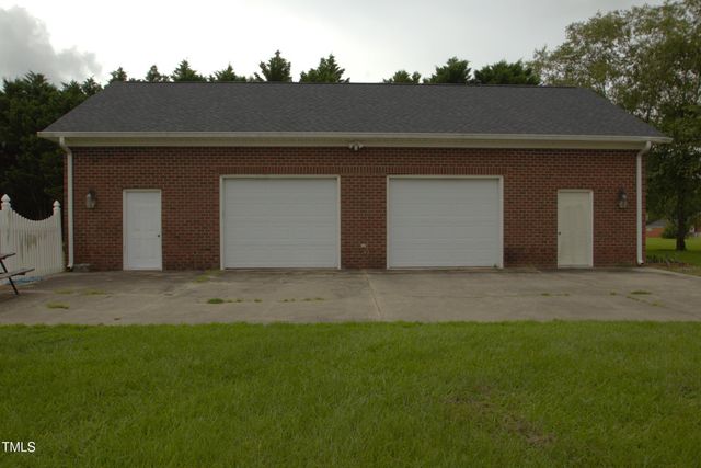 1526 Jonesboro Road, Dunn, NC 28334