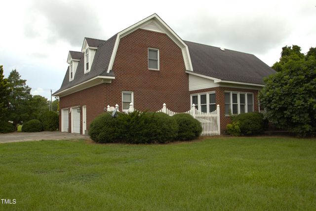 1526 Jonesboro Road, Dunn, NC 28334