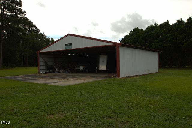 1526 Jonesboro Road, Dunn, NC 28334