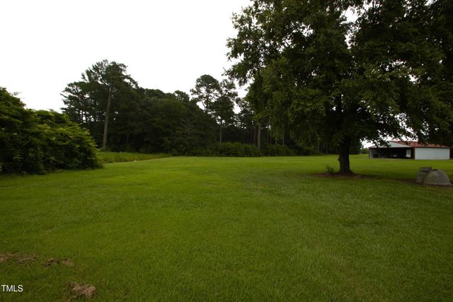1526 Jonesboro Road, Dunn, NC 28334