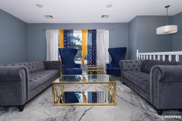 16 Arthur Road, Stanhope, NJ 07874