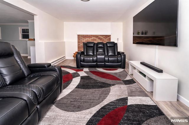 16 Arthur Road, Stanhope, NJ 07874