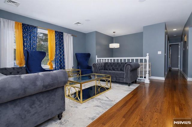 16 Arthur Road, Stanhope, NJ 07874