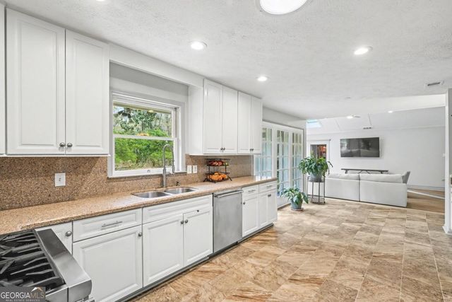 113 Mercer Road, Savannah, GA 31411