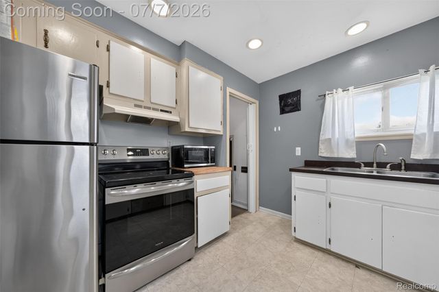 18181 Buckhannon Street, Roseville, MI 48066