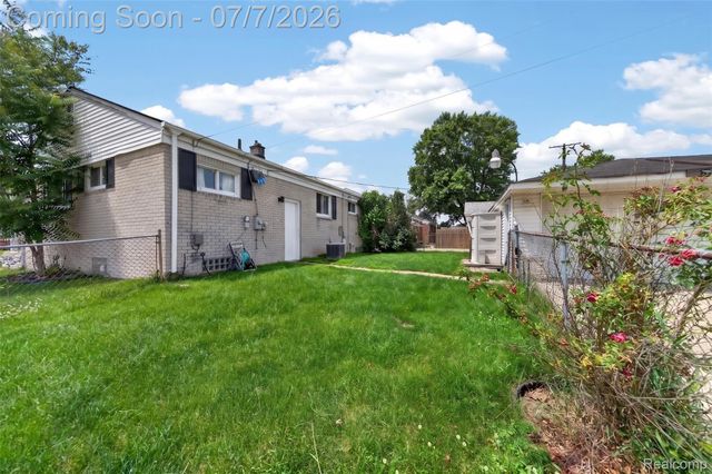 18181 Buckhannon Street, Roseville, MI 48066