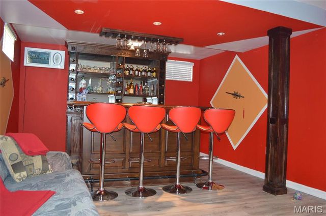 9959 Meadow Avenue, St Louis, MO 63125