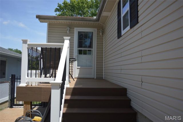 9959 Meadow Avenue, St Louis, MO 63125