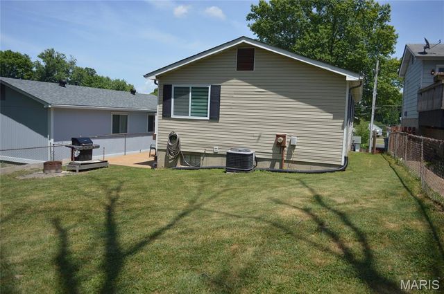 9959 Meadow Avenue, St Louis, MO 63125