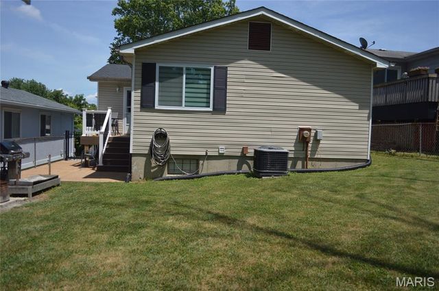 9959 Meadow Avenue, St Louis, MO 63125