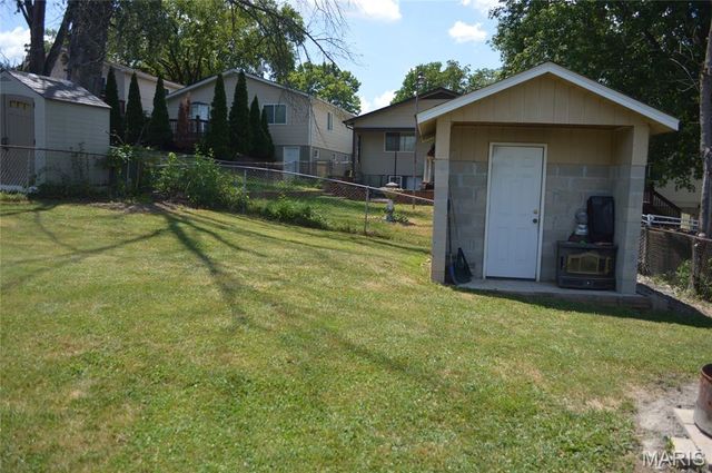 9959 Meadow Avenue, St Louis, MO 63125