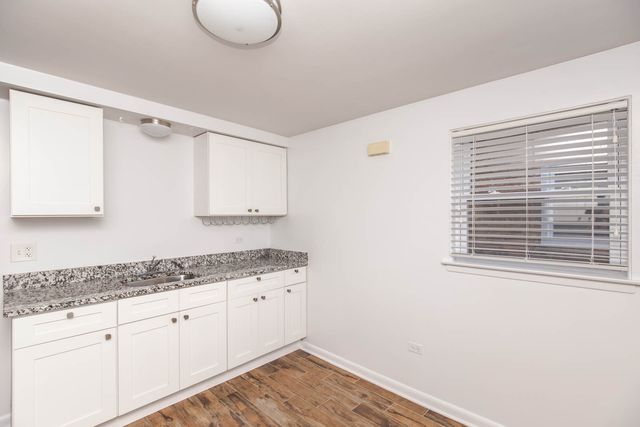 4904 N Harlem Avenue 1W, Harwood Heights, IL 60706