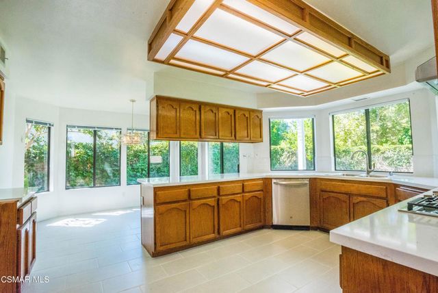 5627 Middle Crest Drive, Agoura Hills, CA 91301