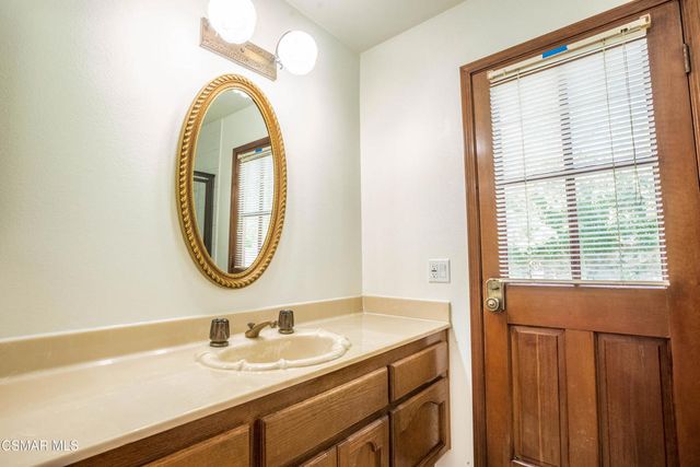 5627 Middle Crest Drive, Agoura Hills, CA 91301