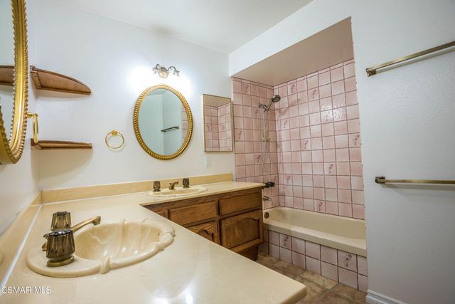 5627 Middle Crest Drive, Agoura Hills, CA 91301