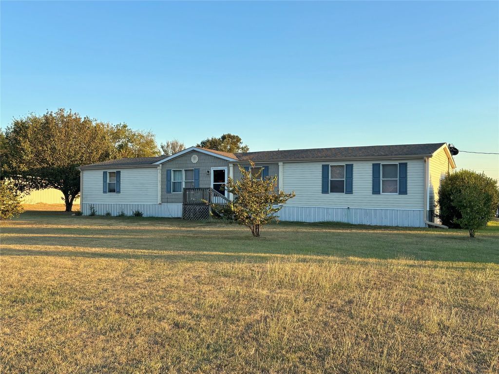 2319 Recreation Road 3, Bonham, TX 75418