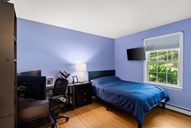4 Circle St, Middleton, MA 01949