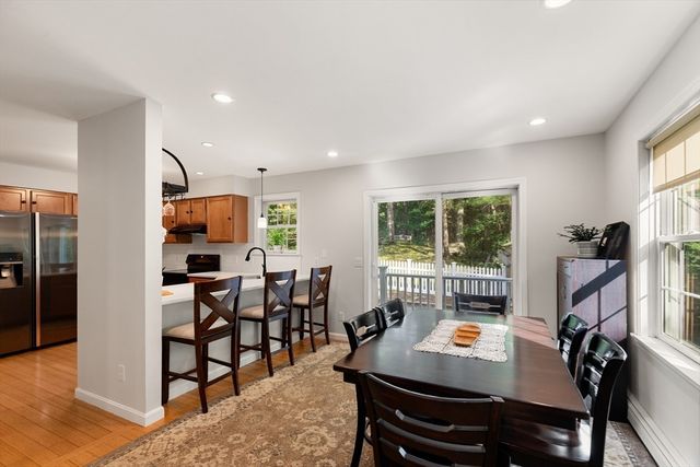 4 Circle St, Middleton, MA 01949