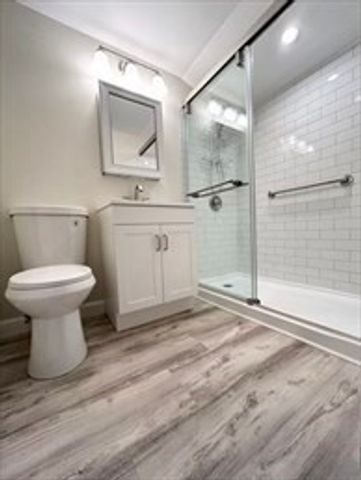 11 Edgewood St 3, Worcester, MA 01602