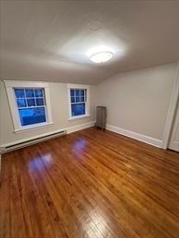 11 Edgewood St 3, Worcester, MA 01602
