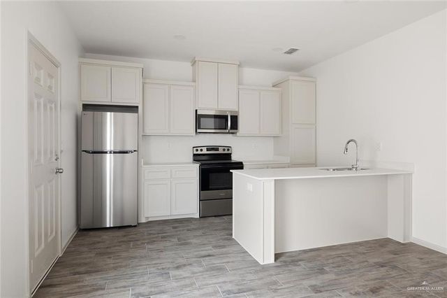 1321 Valle Vista Street 2, Alamo, TX 78516