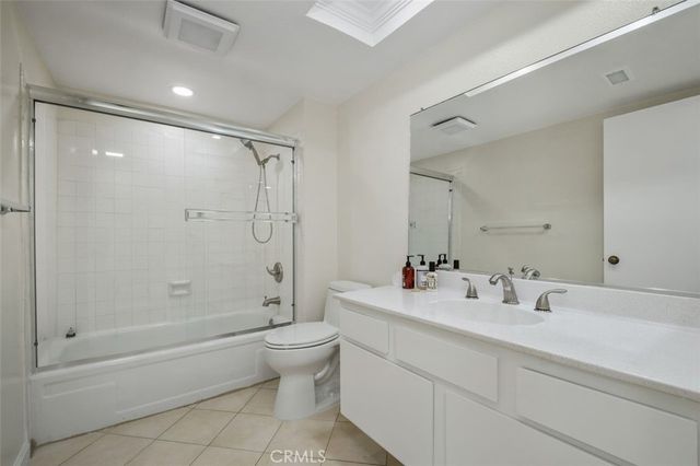 1091 STONE BROOK Lane, Costa Mesa, CA 92627
