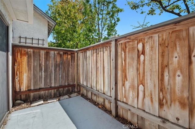 1091 STONE BROOK Lane, Costa Mesa, CA 92627