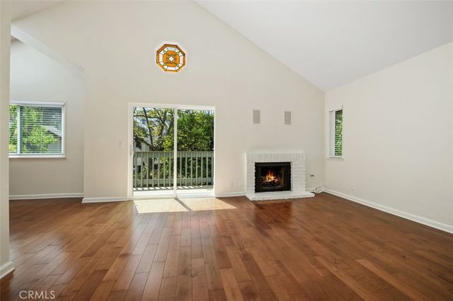 1091 STONE BROOK Lane, Costa Mesa, CA 92627
