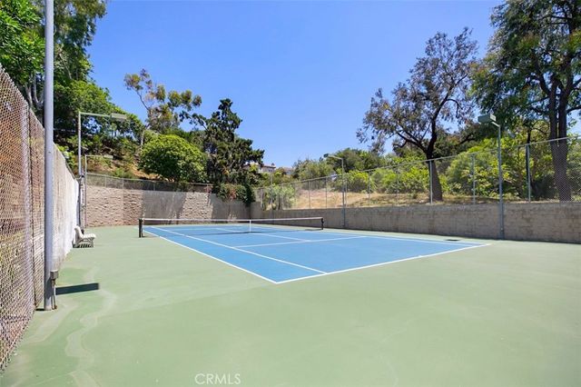 1091 STONE BROOK Lane, Costa Mesa, CA 92627