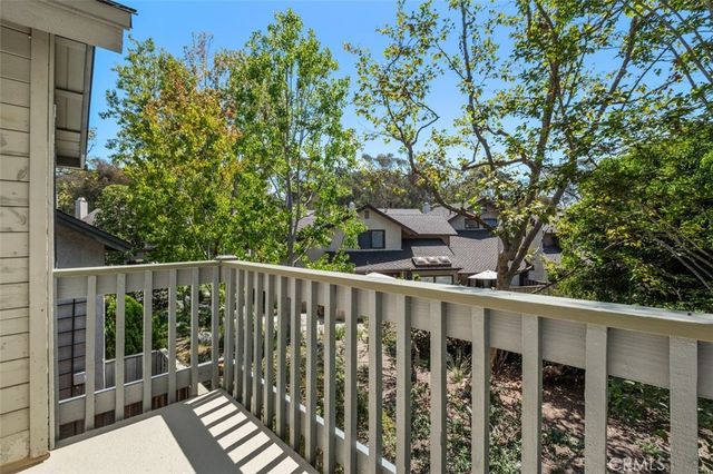 1091 STONE BROOK Lane, Costa Mesa, CA 92627