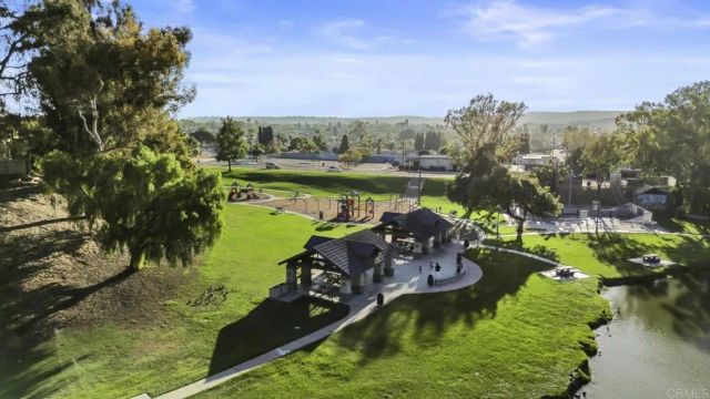 513 Calle Montecito 64, Oceanside, CA 92057