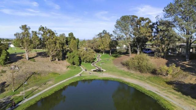 513 Calle Montecito 64, Oceanside, CA 92057