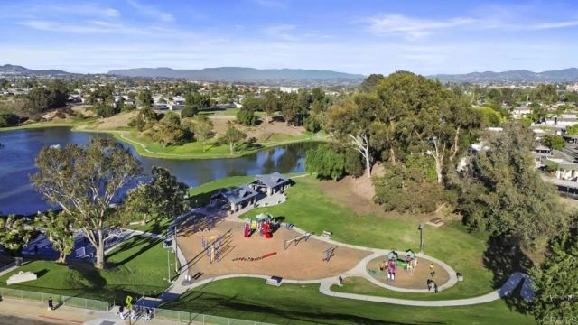 513 Calle Montecito 64, Oceanside, CA 92057