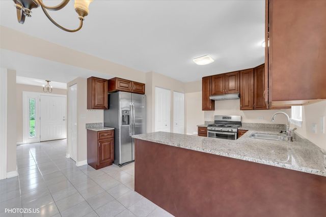 1906 Armwood Lane, Mundelein, IL 60060