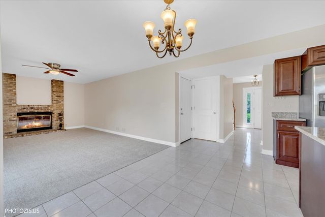 1906 Armwood Lane, Mundelein, IL 60060