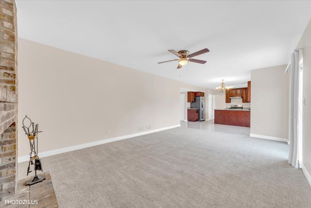 1906 Armwood Lane, Mundelein, IL 60060