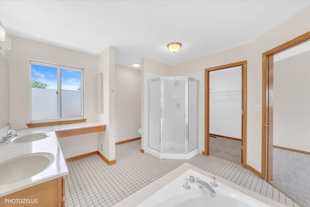 1906 Armwood Lane, Mundelein, IL 60060