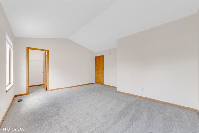 1906 Armwood Lane, Mundelein, IL 60060