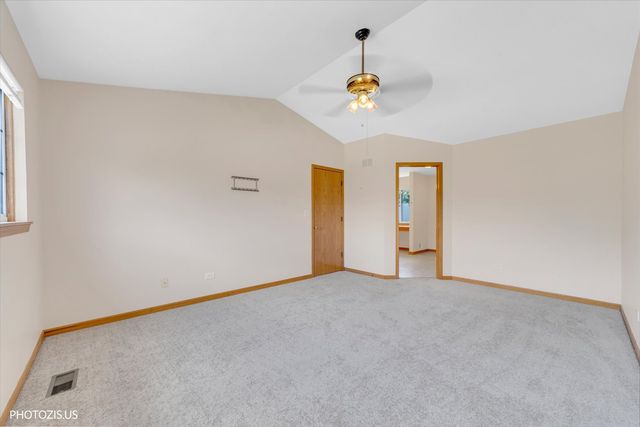 1906 Armwood Lane, Mundelein, IL 60060