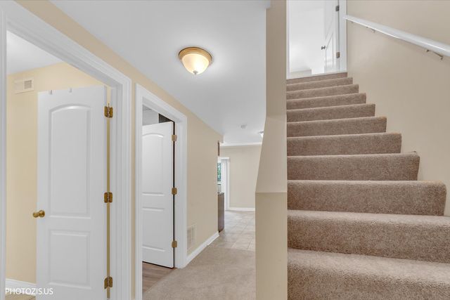 1906 Armwood Lane, Mundelein, IL 60060