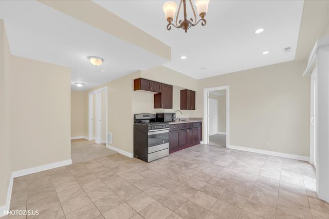 1906 Armwood Lane, Mundelein, IL 60060