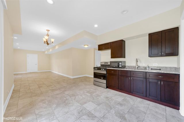 1906 Armwood Lane, Mundelein, IL 60060