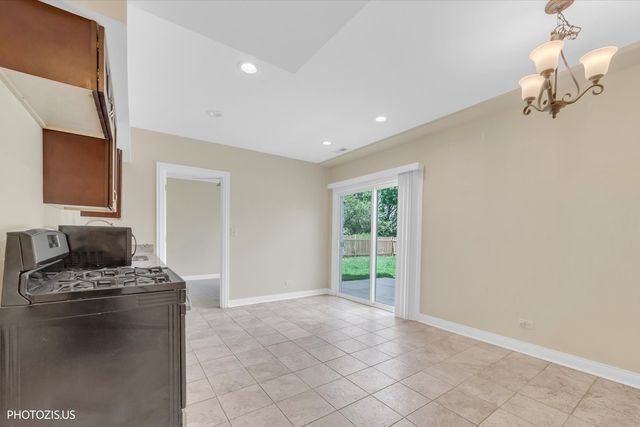 1906 Armwood Lane, Mundelein, IL 60060