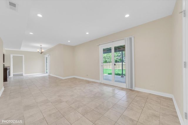 1906 Armwood Lane, Mundelein, IL 60060