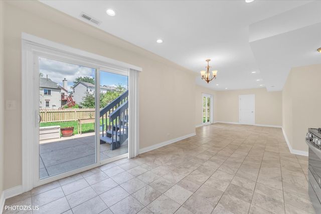1906 Armwood Lane, Mundelein, IL 60060