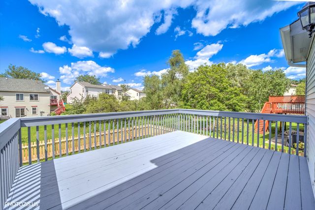 1906 Armwood Lane, Mundelein, IL 60060