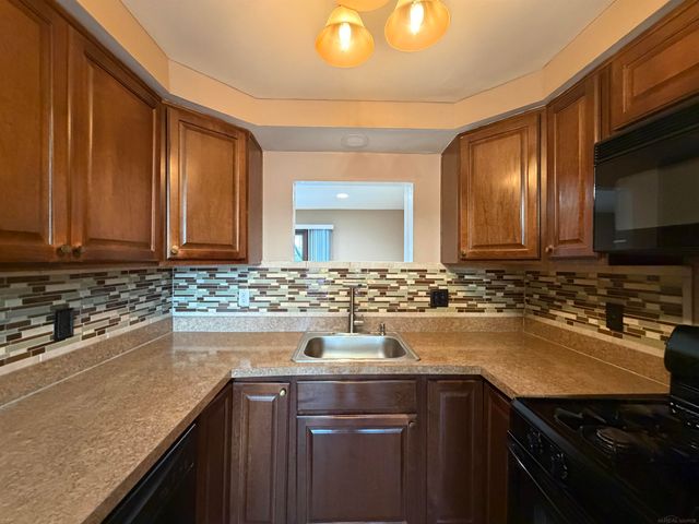 16908 Kingsbrook Drive, Clinton Township, MI 48038